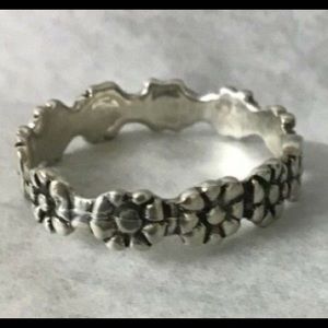 Flower Eternity Band 4mm 3 Grams 925 Size 7.5